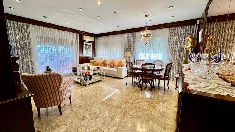 Foto f76b30e8-7806-4d74-b659-705730eb0de6. Haus mit heizung parking pool in La Plana-Bellsoleig Sant Just Desvern