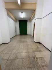 Alquiler Local Comercial en La Salut. Local diáfano en alquiler  badalona