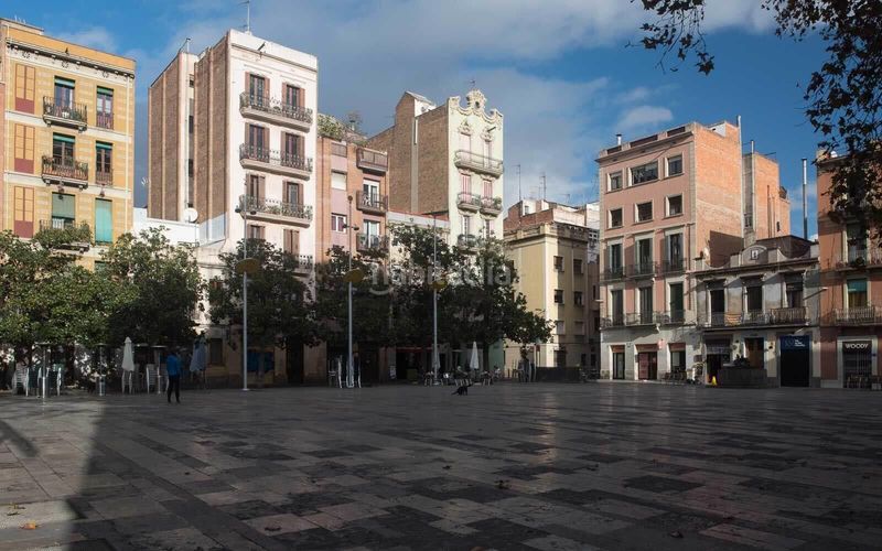 Foto 26ff8c08-b7e5-4406-9905-d397bb997afe. Edificio  en venta para reformar en gracia en Barcelona