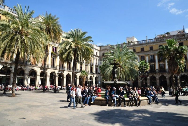 Foto 48cf3c9f-9e2e-4ab1-97e2-3c7d37b76e69. Edifici a Vila de Gràcia Barcelona
