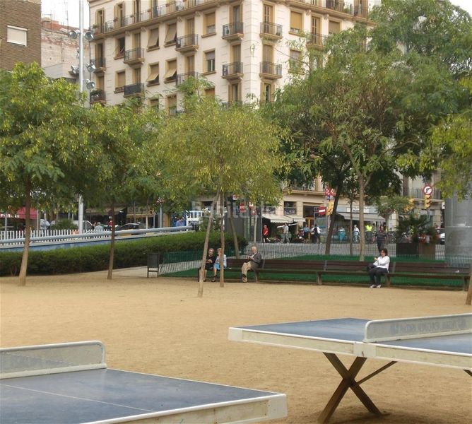 Foto 4d03b1ba-ab54-49d5-8e03-256b50162455. Edificio  en venta para reformar en gracia en Barcelona