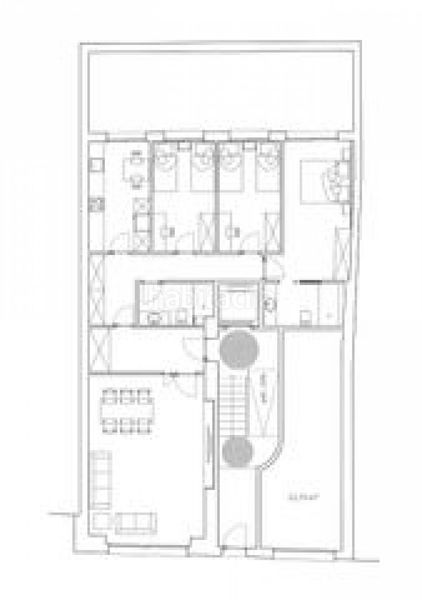 Foto 0ae06bc4-14f5-45c2-b458-f705b3eb6893. Edificio  con derecho a vuelo en el centro en Barcelona