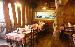 Rent Business premise in Porta. Restaurante en alquiler sin traspaso en barcelona