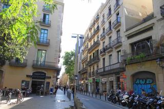 Geschäftsraum in Raval. Local con altillo a pie de calle en venta en barcelona  raval