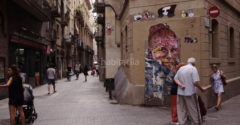 Foto a837b55e-1134-4ebc-b028-a8784ffe471e. Pis a Raval Barcelona