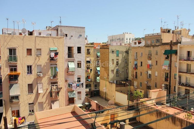 Foto b56125b0-be26-49a7-965e-ca2145037822. Pis a Raval Barcelona