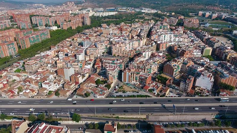 Foto 16308047-0525-4aba-b26c-7fd5b57b505c. Local commercial dans Montigalà Badalona