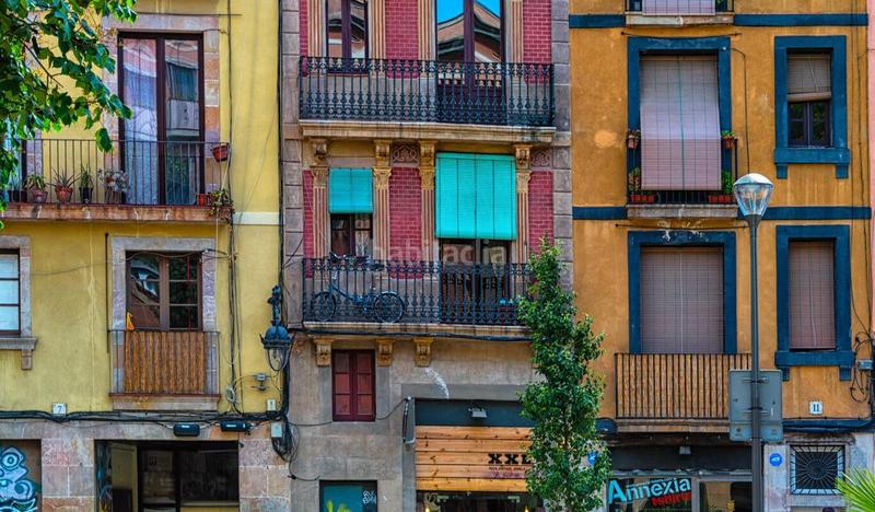 Foto 6432eb55-0a9d-4fc7-900a-e377954eea38. Edificio in Raval Barcelona