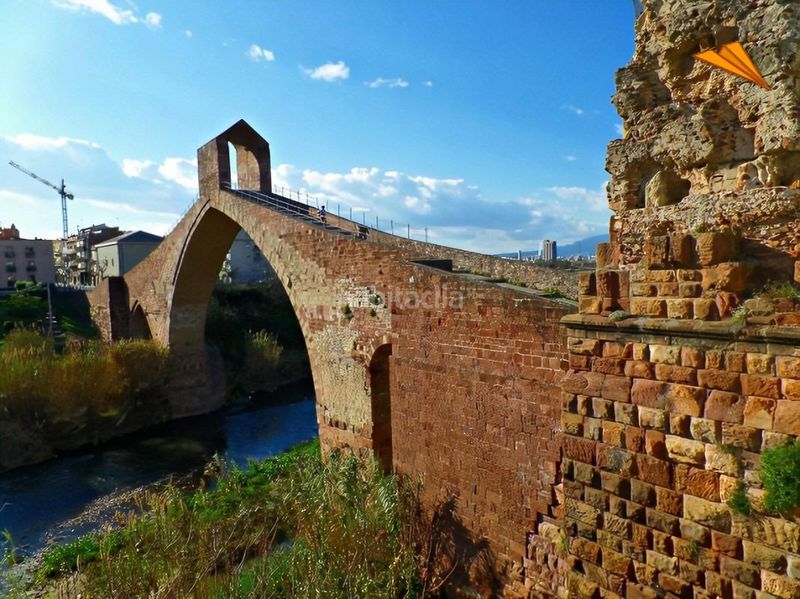 Foto ac51dfc2-2721-4900-b554-d7db6aa5d401. Edifici a Martorell
