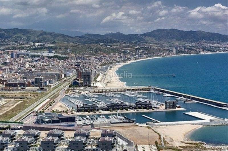 Foto 44c68845-911b-4d4f-b111-221ce2ca01d9. Piso  en venta rentabilidad 8 zona la salud en Badalona