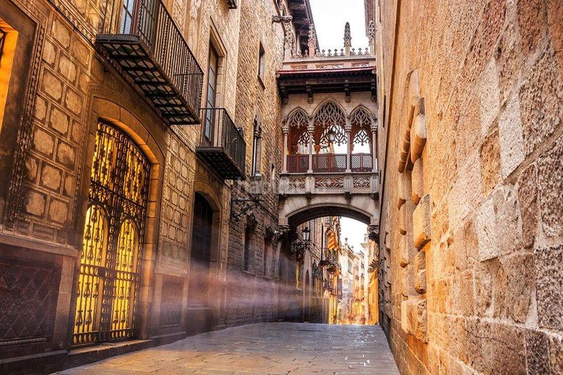 Foto 58a59114-3c37-4552-b2cf-d275c97e88a1. Edificio  en venta en el gotic en Gòtic Barcelona