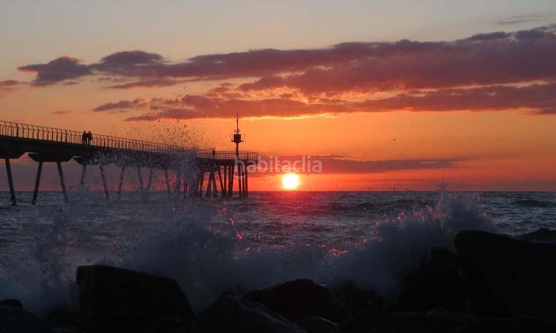 Foto 4de08e56-5a78-46fa-b417-7a246a4f0a6c. Edifici a La Salut Badalona