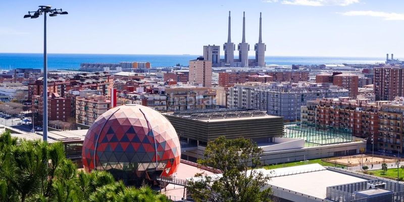 Foto 7b189b1c-bc8a-4462-a277-b5ac47982de2. Edifici a La Salut Badalona