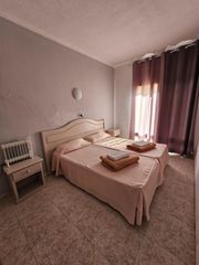 Rent Building in Centre. Hotel en alquiler en lloret de mar  74 habitaciones  centro  a 7