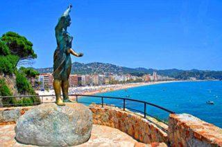 Edifici a Fenals. Hotel en venta en lloret de mar  frente al mar