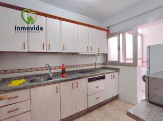 Pis a Sta. Marina - San Andrés - San Pablo - San Lorenzo. Piso zona avd. barcelona