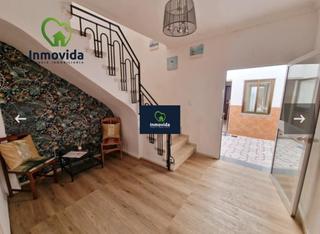 Casa a Fernán - Núñez. Amplia casa reformada en fernan  nuñez, ideal para familias