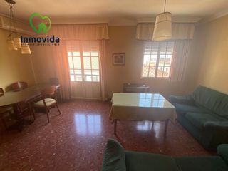 Appartamento in Palma del Río. Amplio y reformado piso de 4 habitaciones en zona tranquila