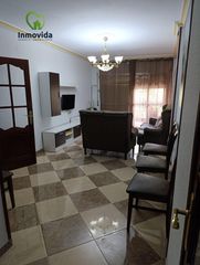 Location Appartement à Sta. Marina - San Andrés - San Pablo - San Lorenzo. Alquiler solo para estudiantes, amplio piso en córdoba con terra