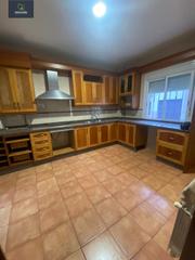 Casa adossada a Encinarejo de Córdoba. Casa casi a estrenar en encinarejo