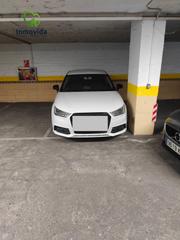 Posto auto in Centro. Garaje en el boulevar junto a mango