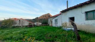 Masia a Riotuerto. Casa con terreno para reformar en rucandio