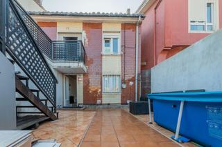 Casa aparellada  Avenida palencia. Oportunidad única casa pareada con dos viviendas independientes