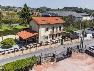 Xalet en Barrio villapresente 47. Chalet individual en cantabria amplitud, luz y detalles nicos