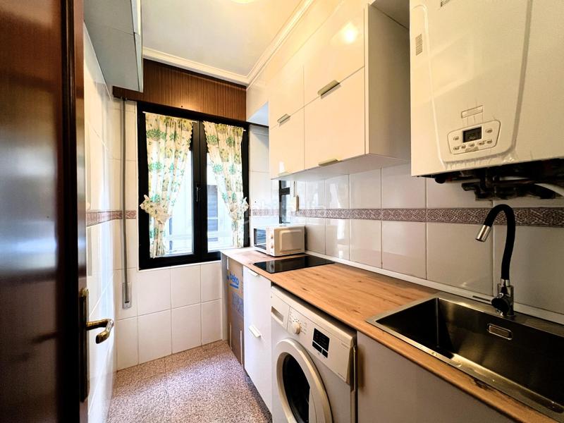 Foto 91fb3f07-f9ff-4a0b-a93d-08a3db454322. Piso en calle elcano 2 apartamento luminoso en pleno centro , tranquilidad y comodidad a tu alcance en Santander