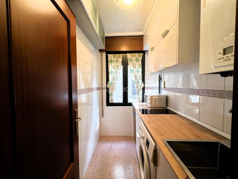 Foto d0cb40a3-831c-4636-bcbc-ae9639e5fff1. Piso en calle elcano 2 apartamento luminoso en pleno centro , tranquilidad y comodidad a tu alcance en Santander