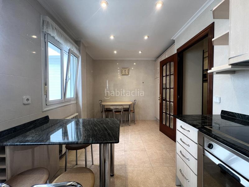 Foto 7cd20916-8e8e-4e79-a971-89c75d8b577a. Alquiler piso alquiler fijo octavo piso luminoso en calle vargas en Santander