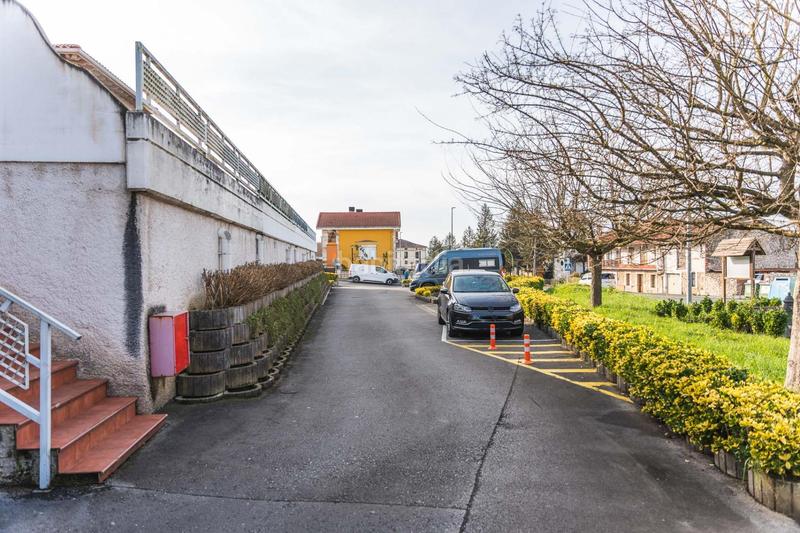 Foto 2acc664a-6f3a-4e93-b11c-0cd5c37754af. Autoparkplatz in Heras - Santiago - San Salvador Medio Cudeyo