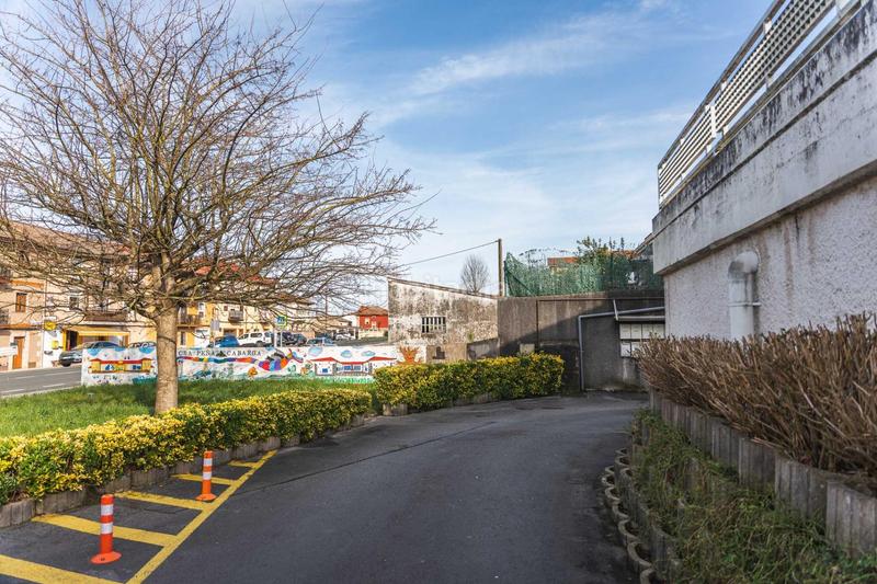 Foto 91e51daf-43aa-478b-a6a2-3ce423fd72cf. Autoparkplatz in Heras - Santiago - San Salvador Medio Cudeyo