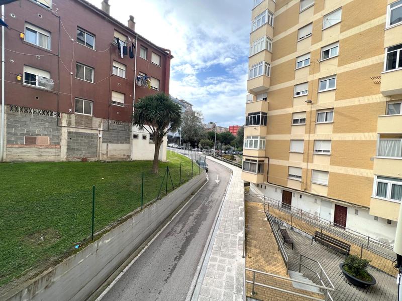 Foto fdb7f3b9-79ae-4bef-8e6b-fa01e445f8b0. Miete etagenwohnung mit heizung in Los Castros Santander