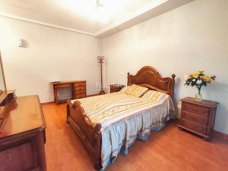 Foto bda50e7d-fa9d-4e7f-9d84-8dd0c8309b46. Casa aparellada amb calefacció aparcament a Castañeda