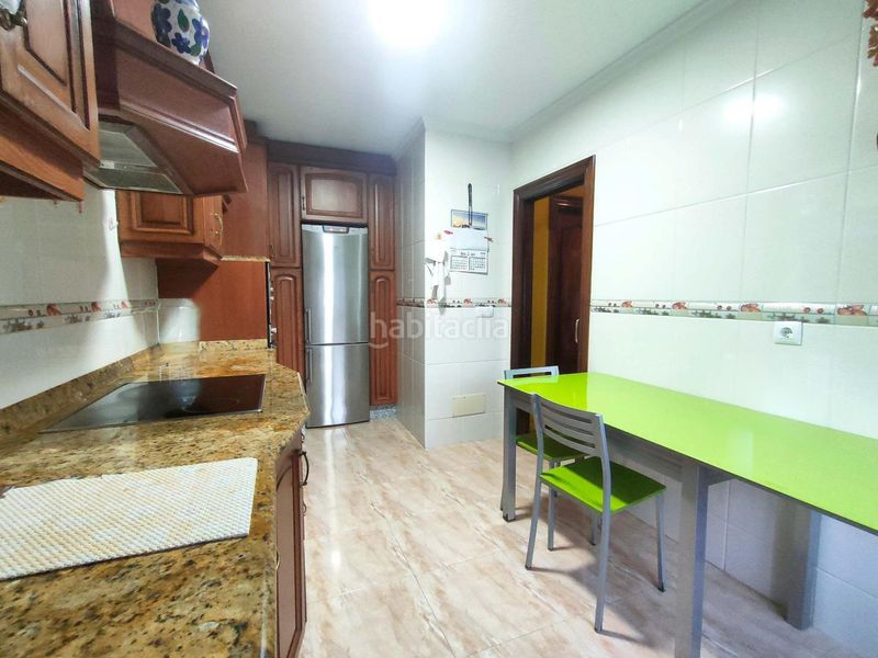 Foto be4c2d19-cafd-44c0-8ca4-51b128180875. Casa aparellada amb calefacció aparcament a Castañeda