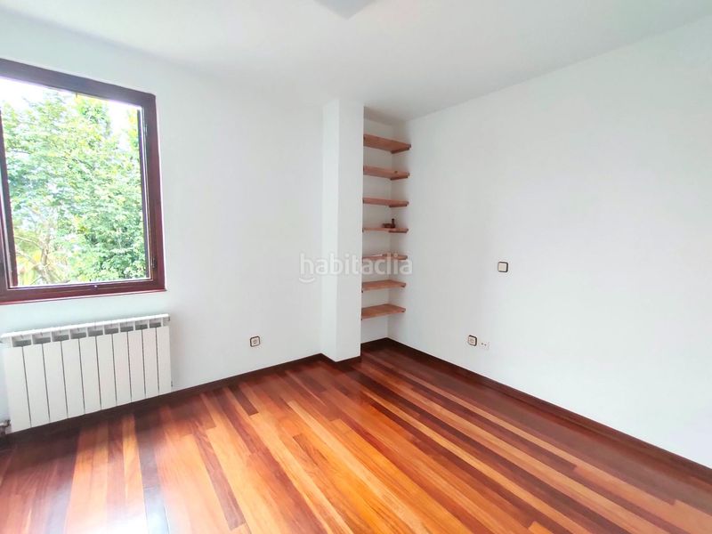 Foto eb84c6ec-9e8c-4128-a0b9-4b1c93f3df68. Rent flat with heating parking in Cuatro Caminos Santander