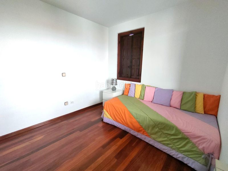Foto fb1b21f3-af16-4d7d-a771-f1a96e12eeb8. Rent flat with heating parking in Cuatro Caminos Santander