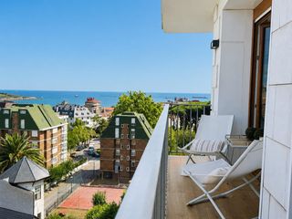 Pis  Calle simon cabarga. Piso en simon cabarga, 2 hab. 2 baños, terraza y garaje cerrado