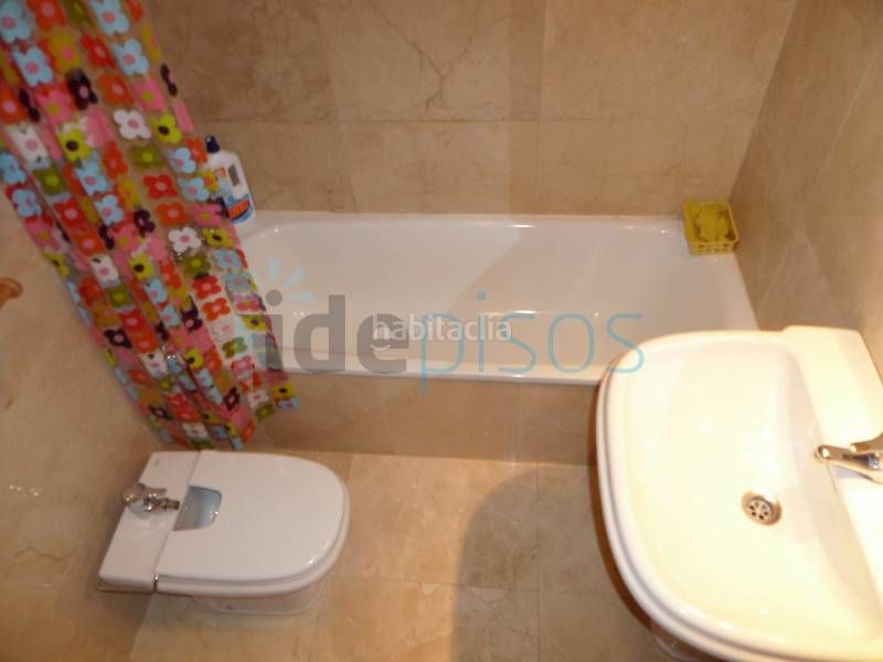 Foto 5751afea-3e13-41a7-8039-b58385550897. Rent flat with heating in Puerto Chico Santander