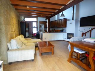 Xalet  Ep-4202. Se vende espectacular construcción de tres viviendas de piedra e