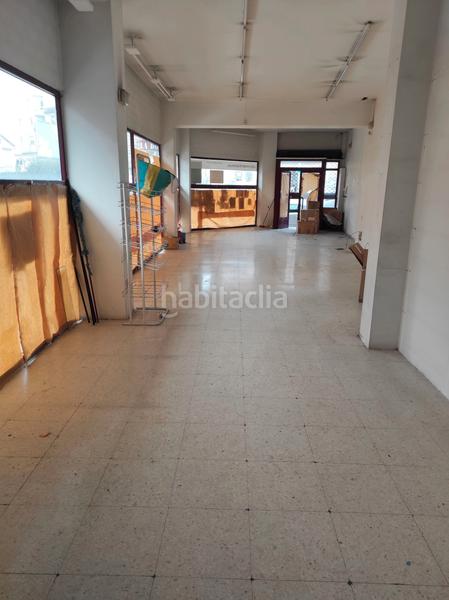Foto 8bd1de0c-8dbb-4ada-8bb6-b3783730d995. Alquiler local comercial estupendo local en san roque al lado del calvario en Vigo