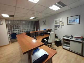 Bureau  Avenida alcalde gregorio espino. Local cerca del calvario