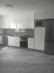 Location Appartement  Rúa travesía de vigo. Alquiler de piso temporada verano