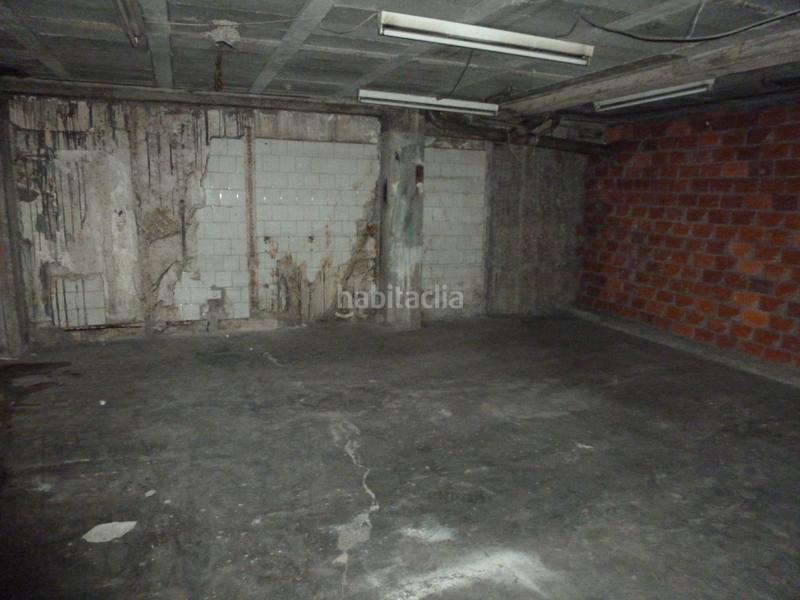 Foto 663e25c0-04fb-440c-8843-b2a8df62bf64. Alquiler local comercial local al lado de Fátima en Vigo