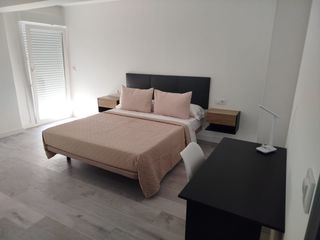 Miete Etagenwohnung  Rúa travesía de vigo. Se alquila habitación para estudiantes