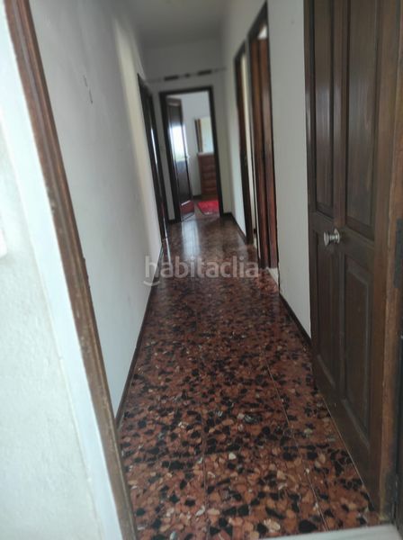 Foto 69346241-035f-40c8-a204-6163282d7ee2. Edificio  con varias plantas en beade en Valadares - Beade Vigo