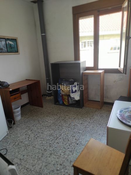 Foto d2ac7cf4-7633-4480-8a84-132b02ee8ca7. Edificio  con varias plantas en beade en Valadares - Beade Vigo