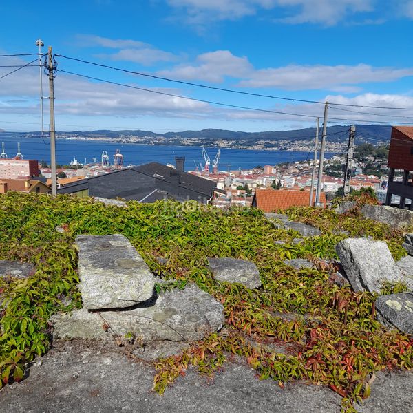 Foto b10f3a08-5c3d-471a-8a4f-d2ddf1784e8f. Terreny residencial a Lavadores Vigo