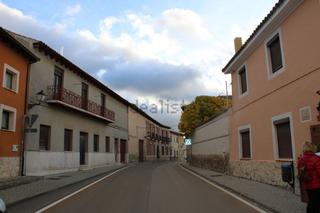 Xalet  Calle duque de alba. Unipal vende casa rústica con patio a la entrada de ampudia vini